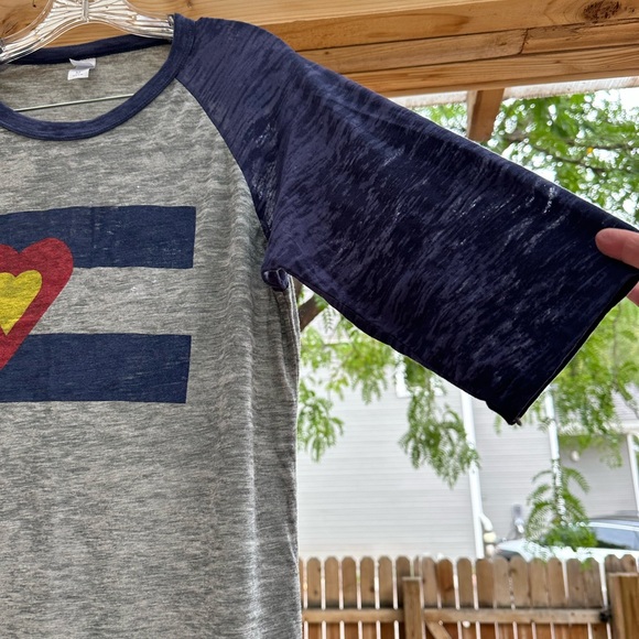 Alternative Colorado ♥️ Love 3/4 Sleeve Rounded Hem Burnout Shirt Top Medium - Picture 7 of 12